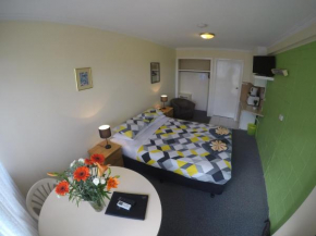 Turn-in Motel, Warrnambool